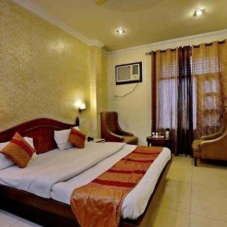 Hotel Diamond Inn Chandīgarh Екстериор снимка