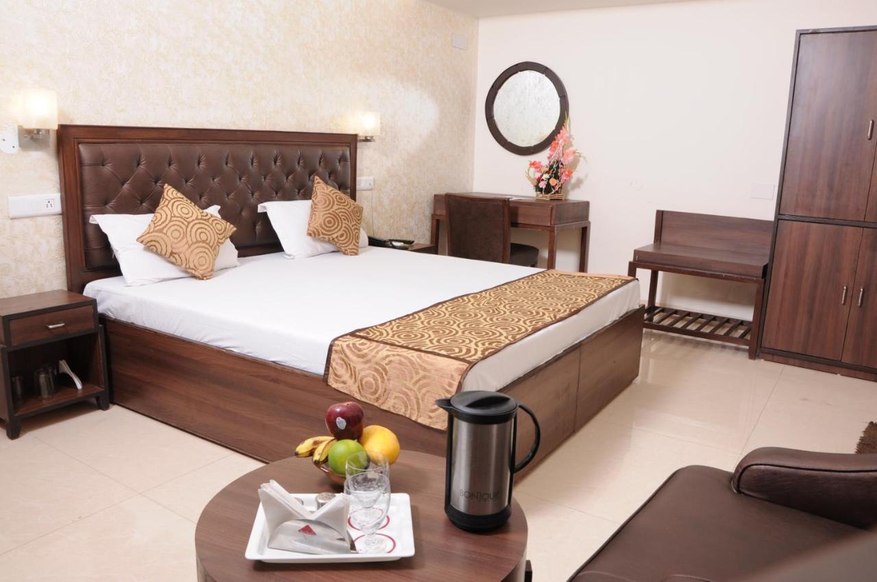 Hotel Diamond Inn Chandīgarh Екстериор снимка