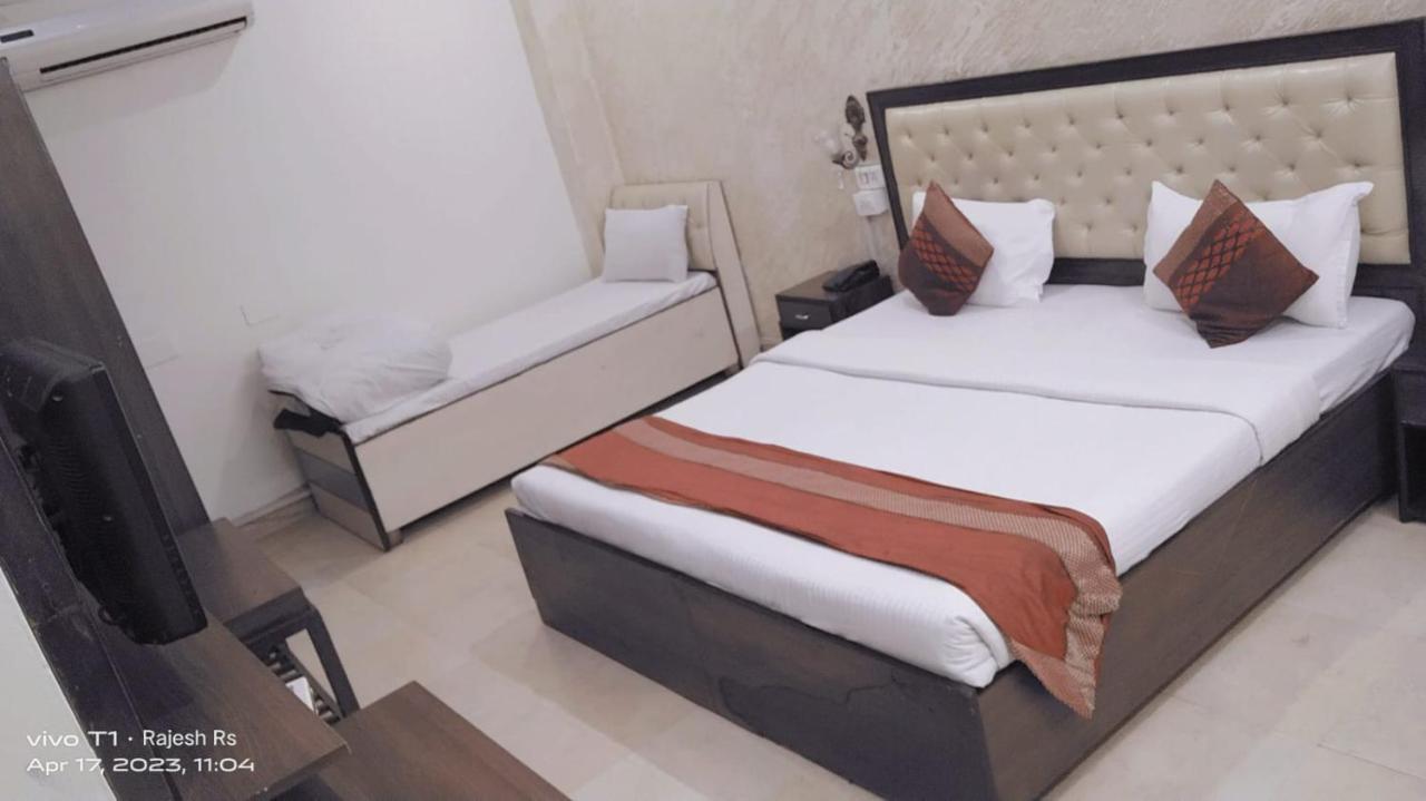 Hotel Diamond Inn Chandīgarh Екстериор снимка