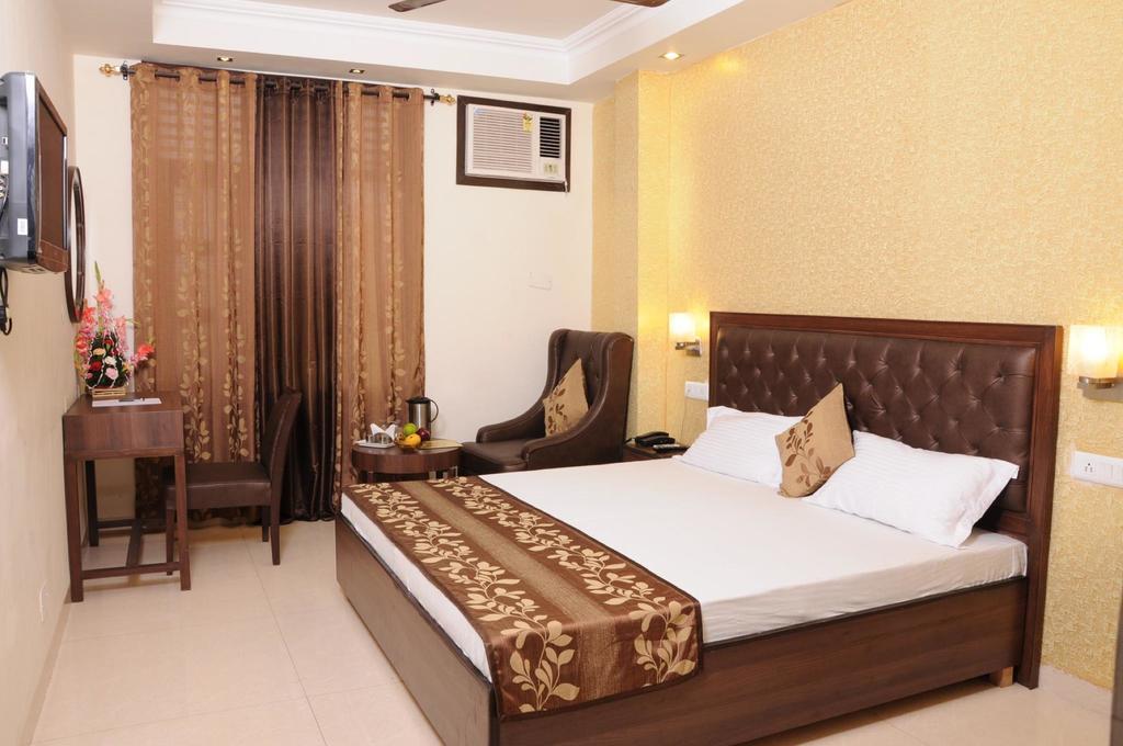 Hotel Diamond Inn Chandīgarh Екстериор снимка