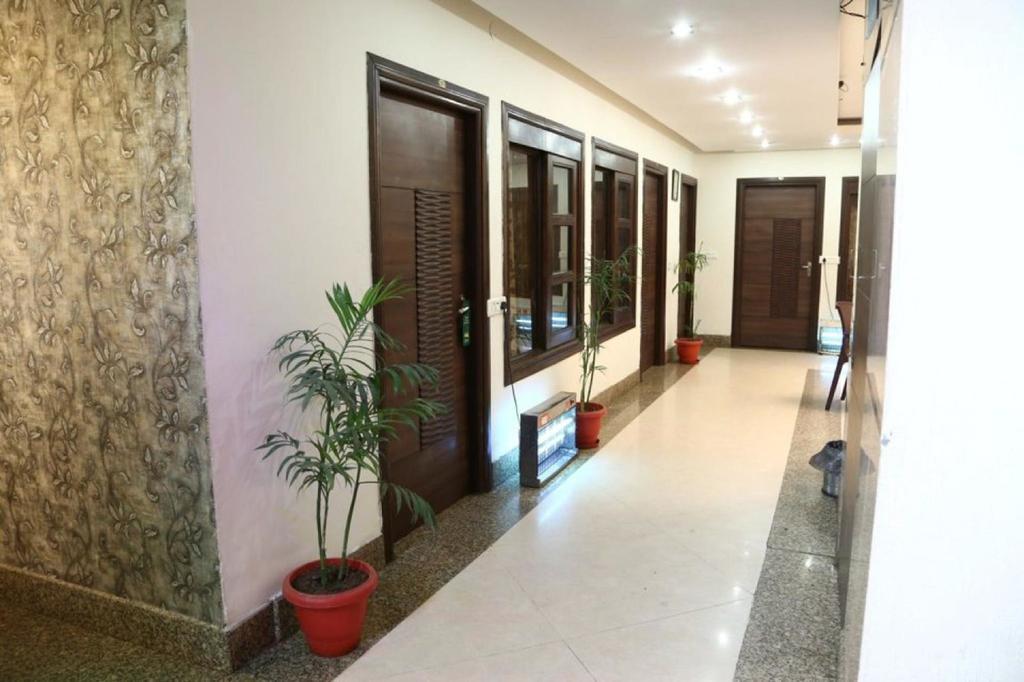 Hotel Diamond Inn Chandīgarh Екстериор снимка