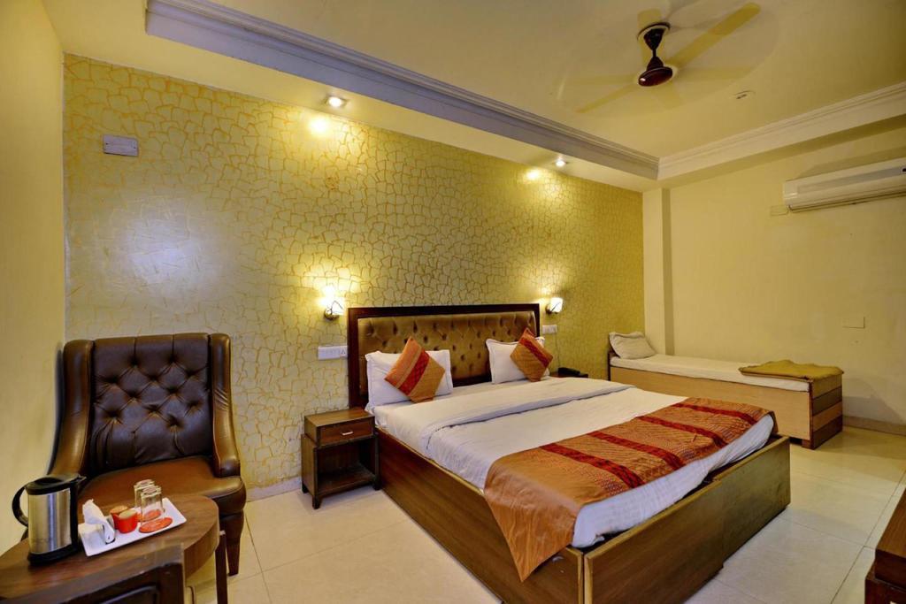 Hotel Diamond Inn Chandīgarh Екстериор снимка