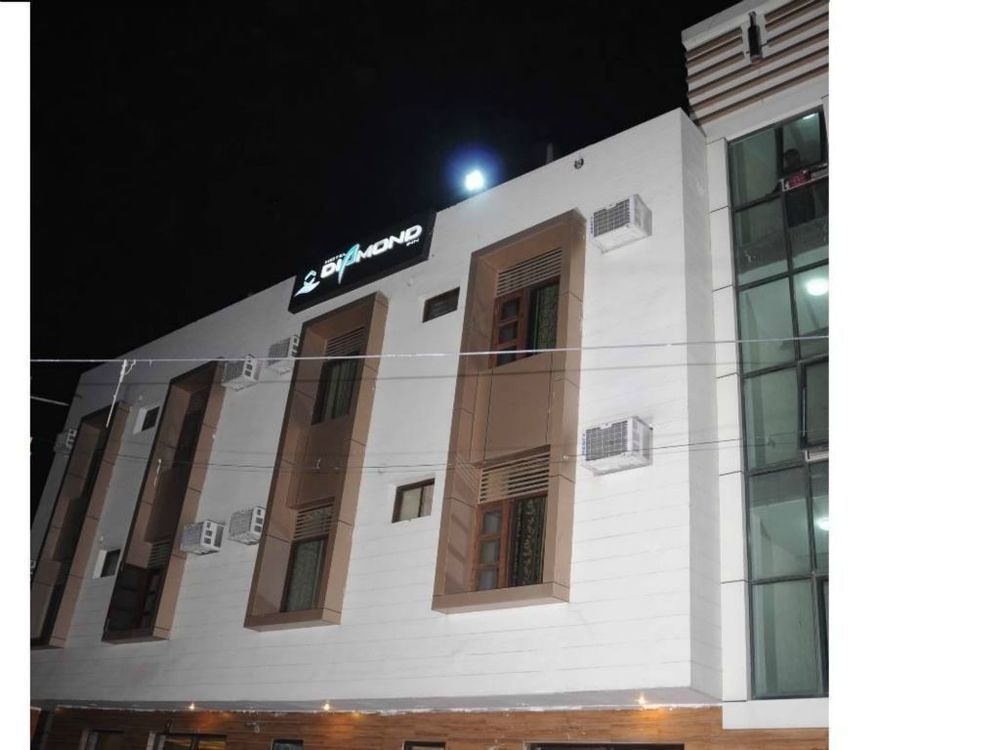 Hotel Diamond Inn Chandīgarh Екстериор снимка