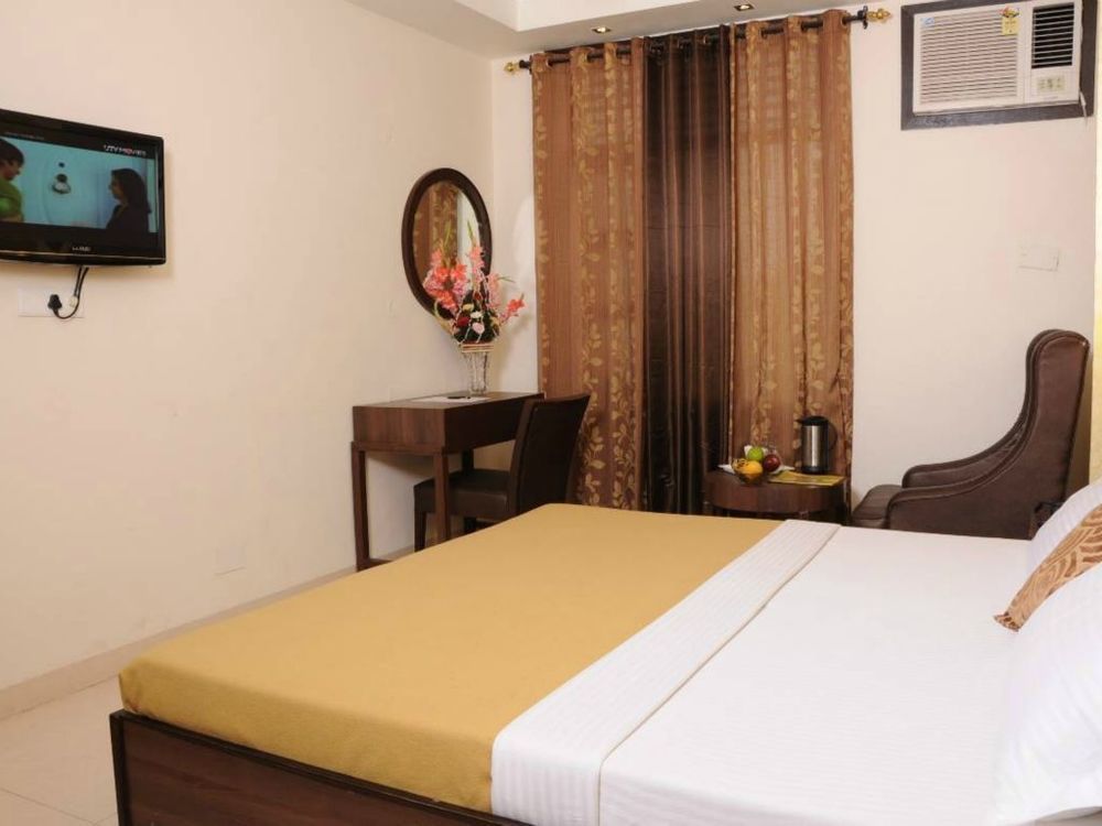 Hotel Diamond Inn Chandīgarh Екстериор снимка