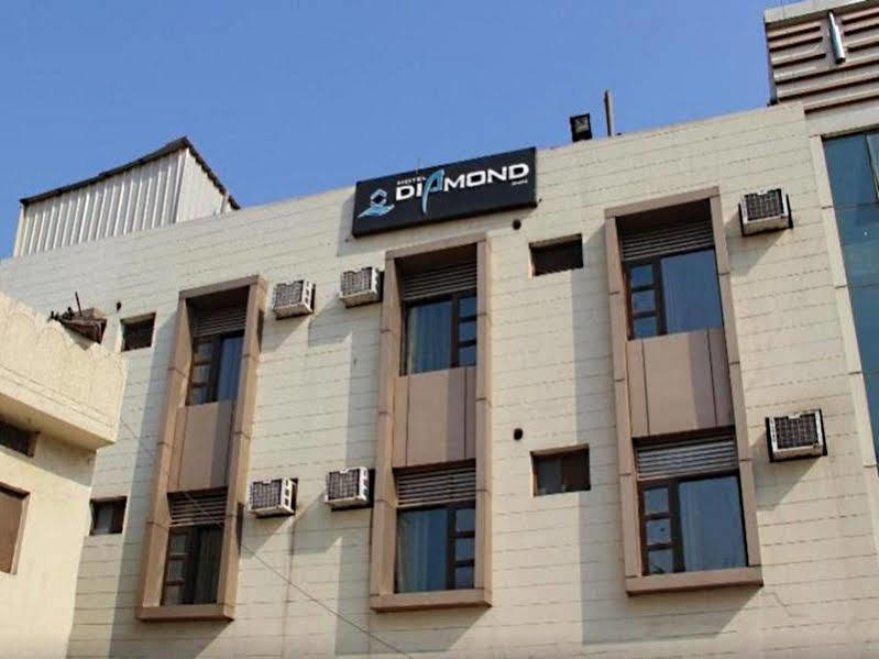 Hotel Diamond Inn Chandīgarh Екстериор снимка