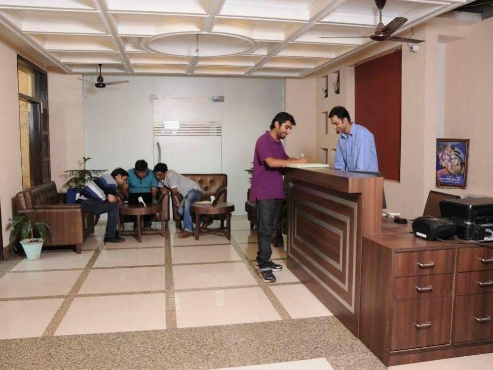 Hotel Diamond Inn Chandīgarh Екстериор снимка