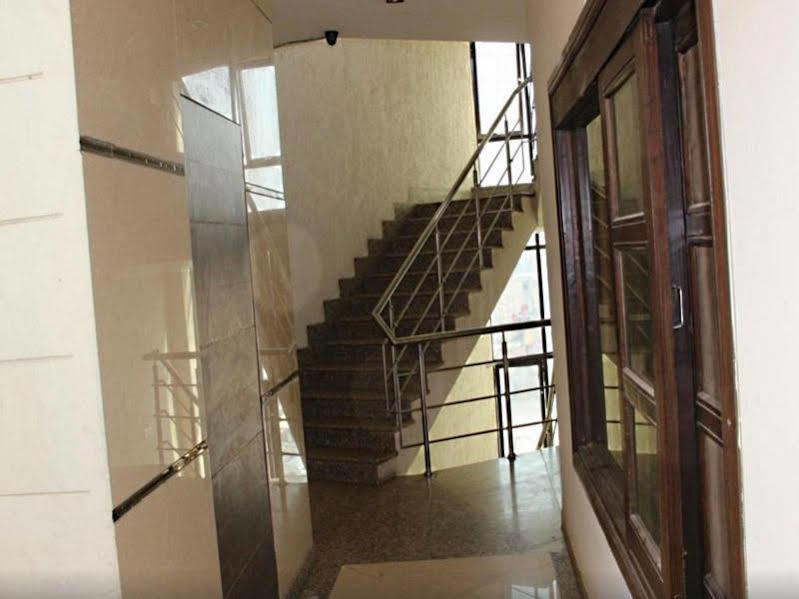Hotel Diamond Inn Chandīgarh Екстериор снимка